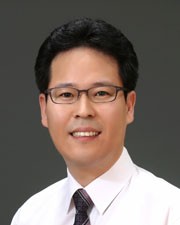 정윤택 보건산업진흥원 제약산업팀장