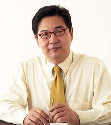 레알성형외과 김수신 박사 (성형외과 전문의 / 의학박사)