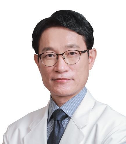 레알성형외과 한상훈 박사(성형외과 전문의/의학박사).