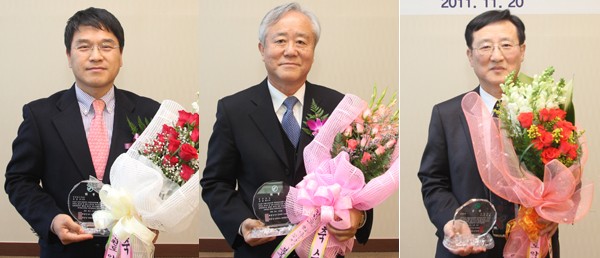 (왼쪽부터)우수상 이상봉 약사, 장려상 박상수 약사, 정자화 약사