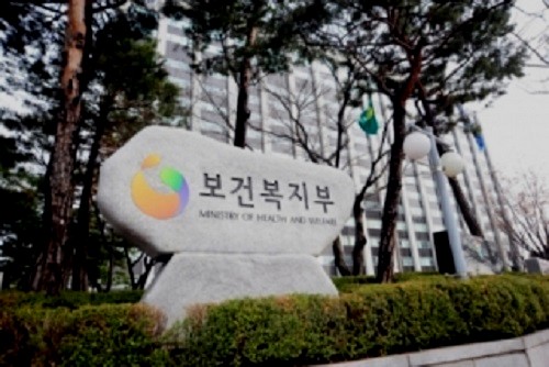 복지부는 청구실명제가 약사의 책임성과 투명성을 제고할 것으로 기대하고 있다.