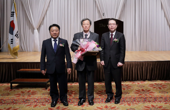 시민추천 모범약국 수상자 형우당약국(약사 남석호)