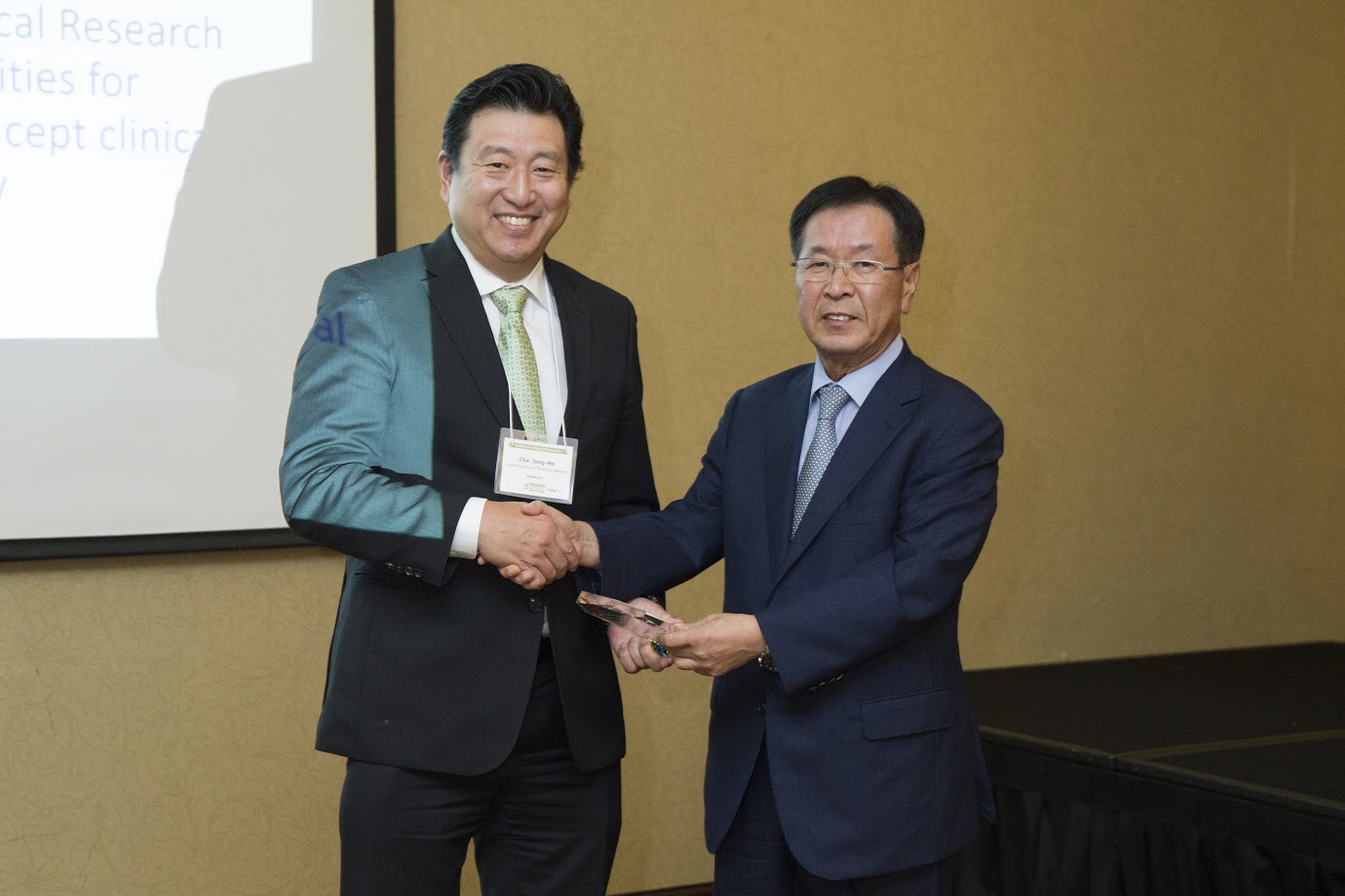 노바티스연구소 차장호 박사_대웅제약 이종욱 부회장