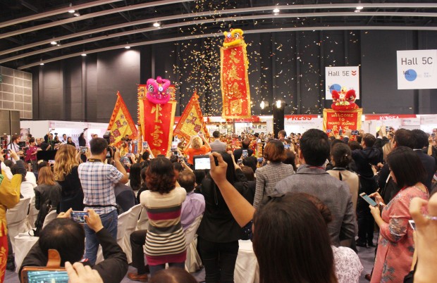 AWE에 이어 HKCEC에서 열린 오프닝 세레모니에서도 사자춤이 분위기를 고조시켰다.