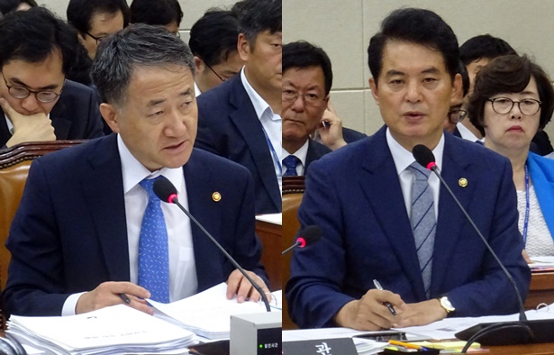 박능후 보건복지부장관(왼쪽)과 류영진 식품의약품안전처장