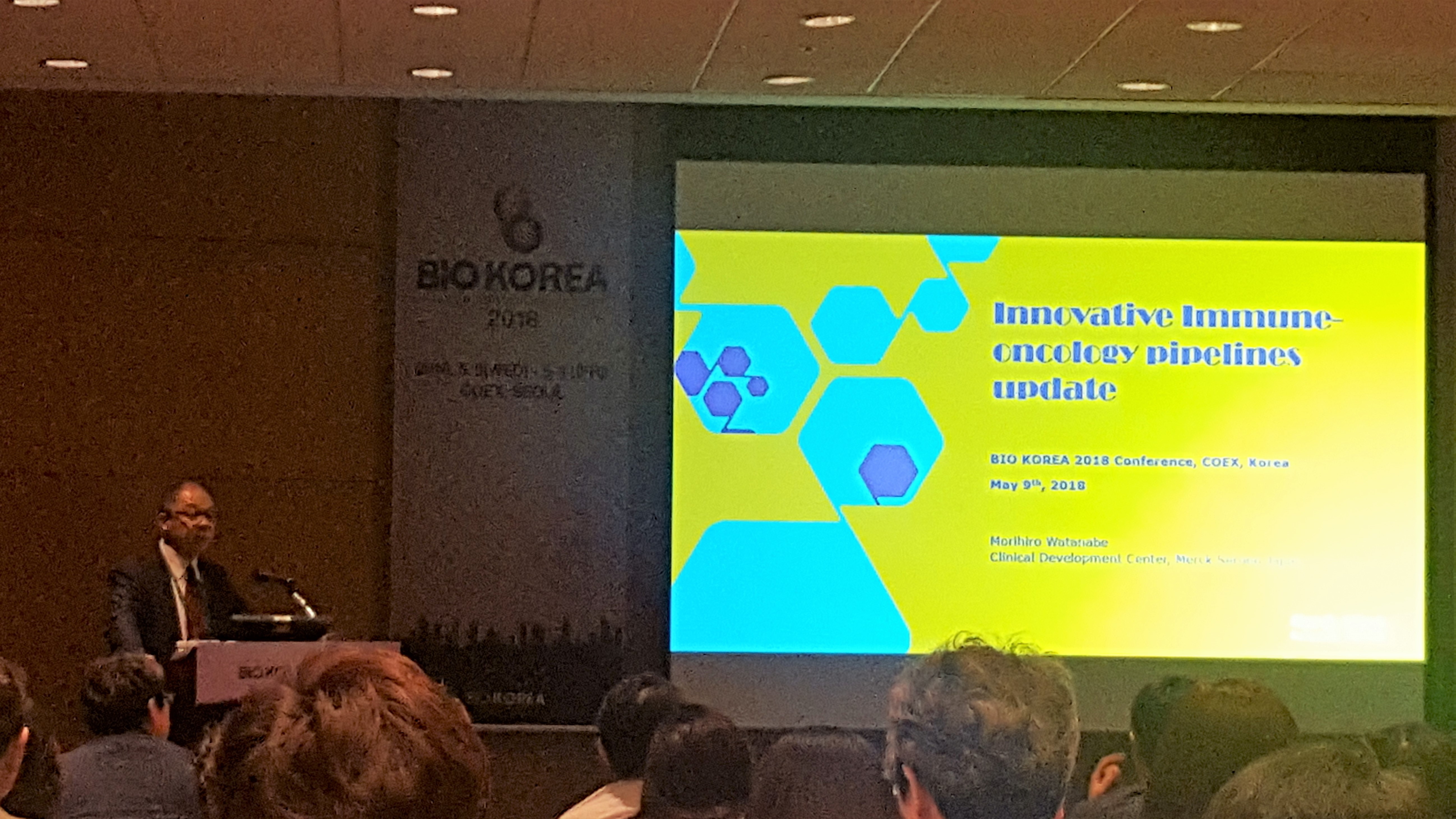 9일 열린 2018 바이오코리아에서 모리히로 와타나베 박사가 발표하고 있다.