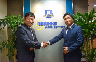 좌) 이인희 대표  우) 김영석 지사장