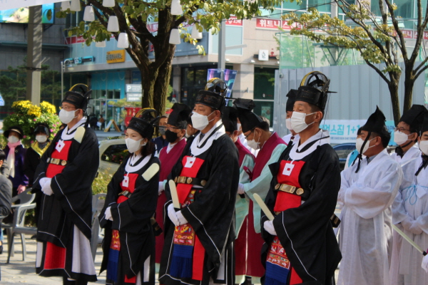 앞줄 왼쪽에서 세번째 대전시약사회 차용일 회장.