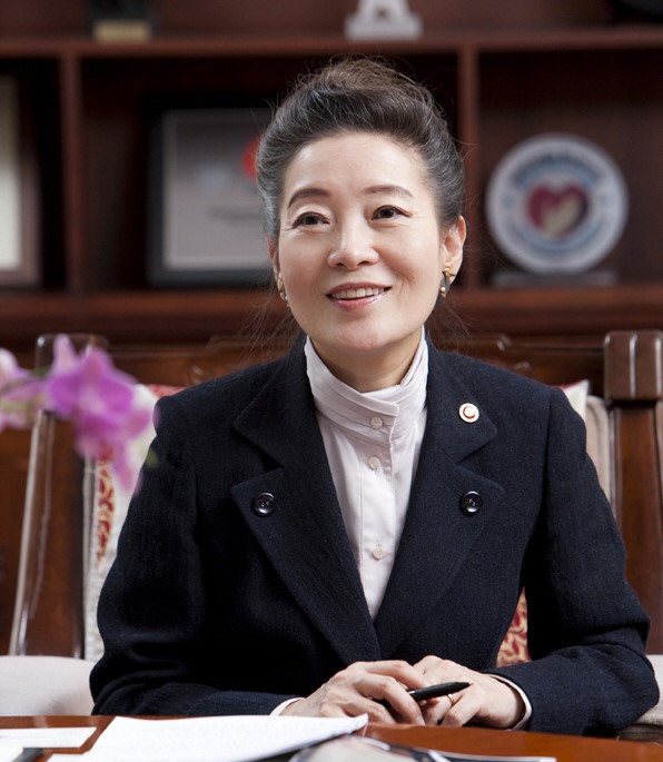 마크로젠 ESG 유영숙 위원장(전 환경부 장관)